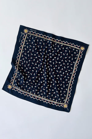 Daisies Bandana with Embroidery