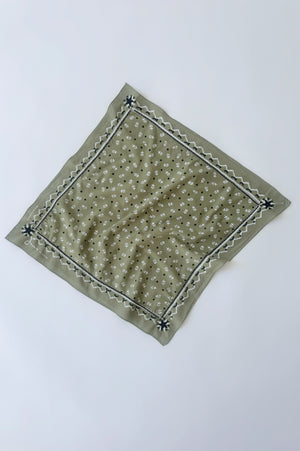 Daisies Bandana with Embroidery
