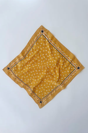 Daisies Bandana with Embroidery