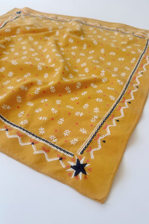 Daisies Bandana with Embroidery
